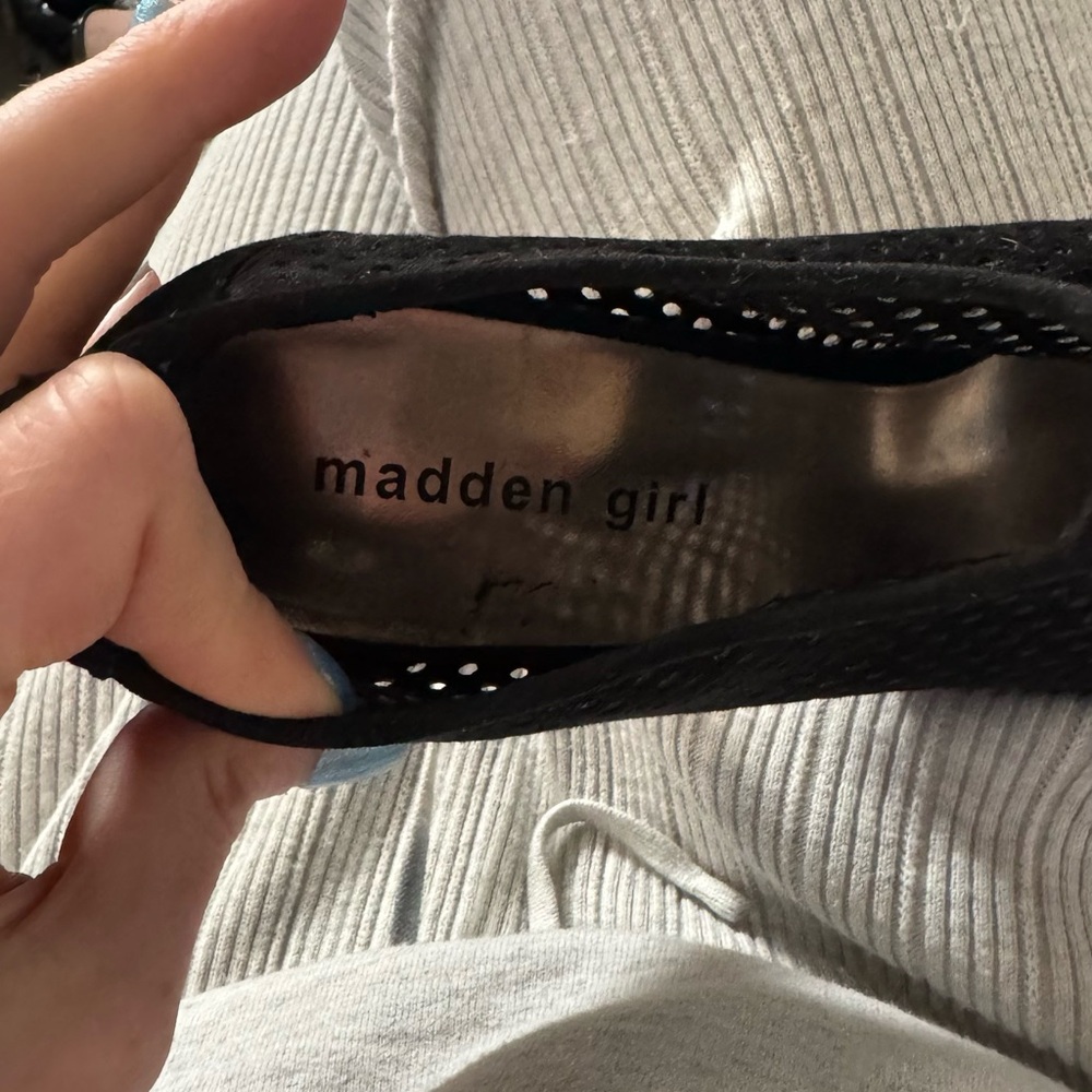 Madden Girl Peep toe mesh suede heel size 9.5 heel is 3.5 inches black - Picture 3 of 11